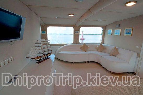 Теплоход Виктория