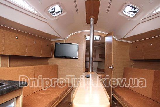 Яхта "Кобра 33"