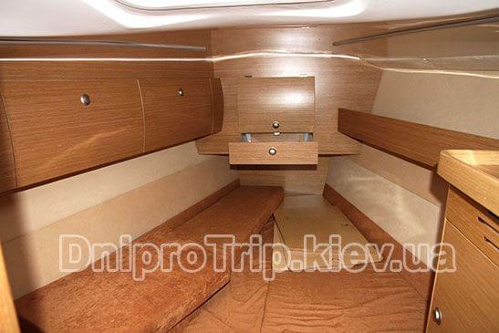 Яхта "Кобра 33"