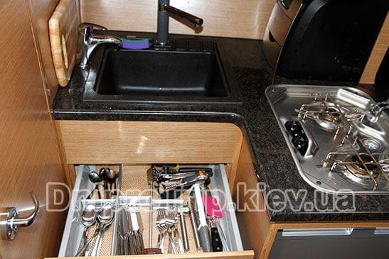 Яхта "Кобра 33"