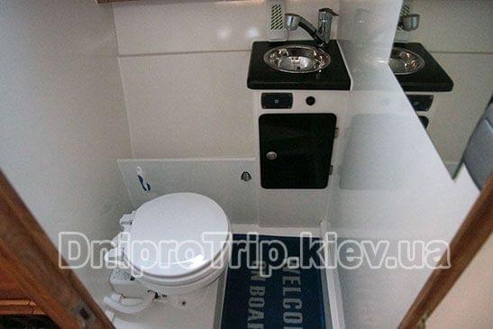 Яхта "Кобра 33"