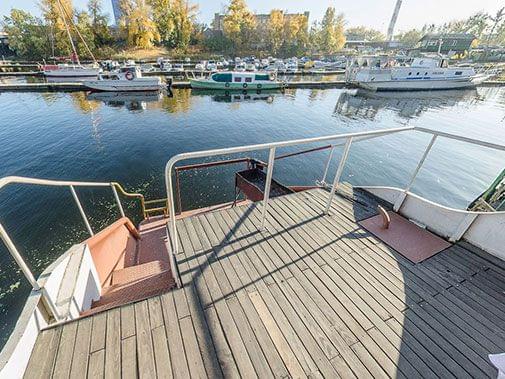 Теплоход "Весна"