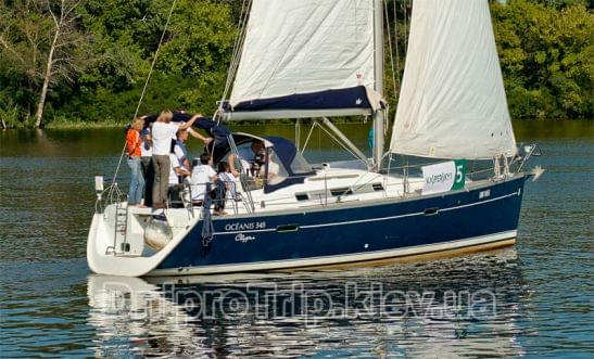 Яхта "Бенету 343"