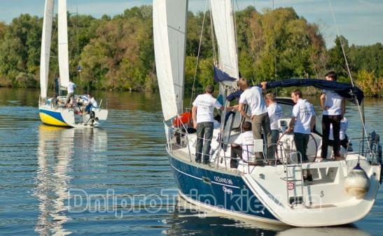 Яхта "Бенету 343"