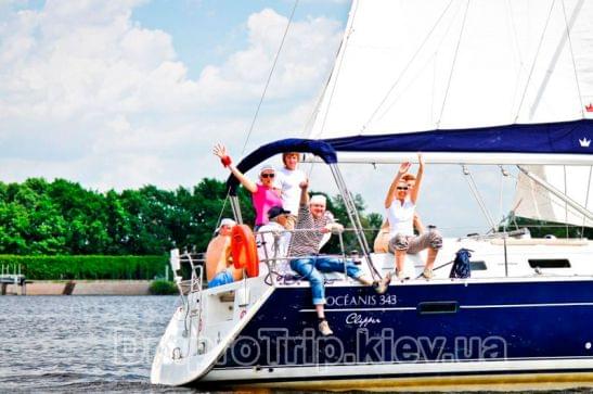 Яхта "Бенету 343"