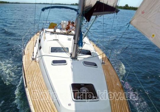 Яхта "Бенету 343"