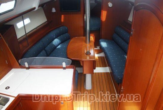 Яхта "Бенету 343"