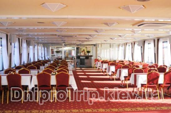 Теплоход "Роза Виктория"