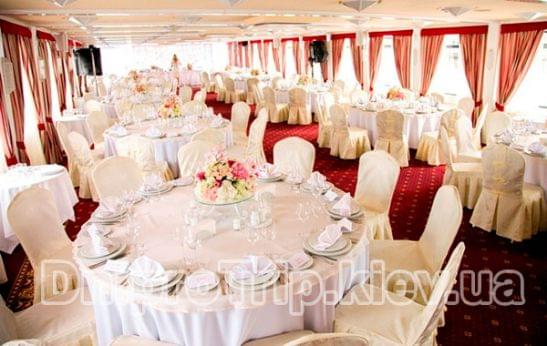 Теплоход "Роза Виктория"