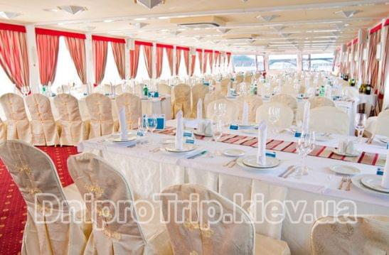 Теплоход "Роза Виктория"