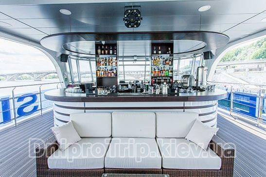 Яхта "Сильвер Вейв"