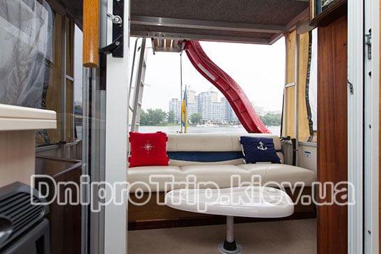 Катер "Party Cruiser"