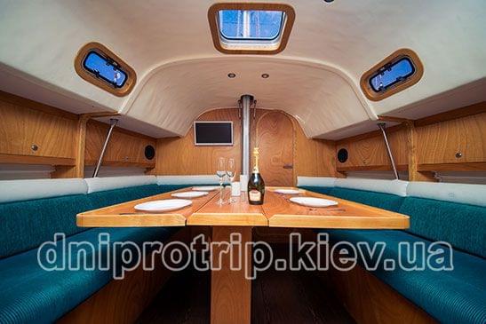 Яхта "Пилар"