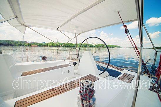 Яхта "Пилар"