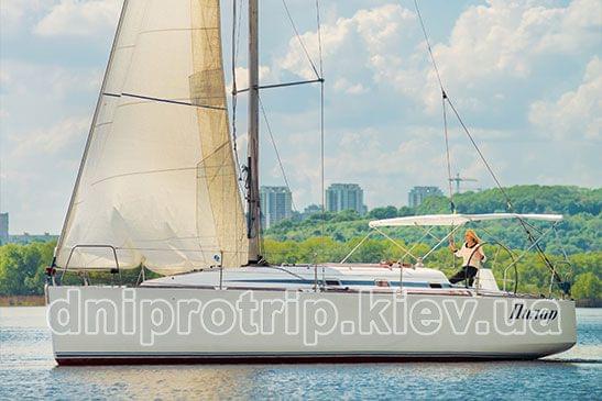 Яхта "Пилар"