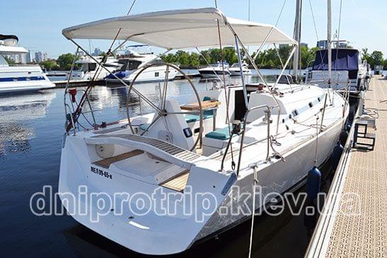 Яхта "Пилар"