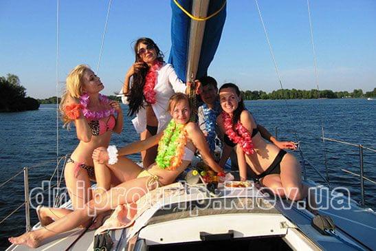 Яхта "Дельта"