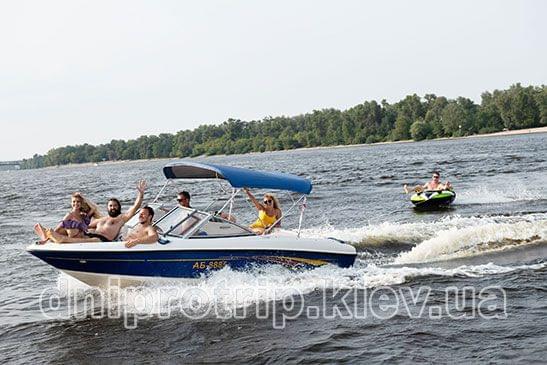 Катер "Bayliner 175"