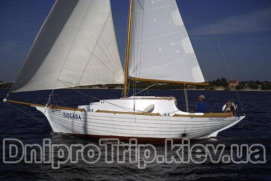 Яхта Любава